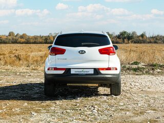 2015 Kia Sportage III Рестайлинг, белый, 1600000 рублей, вид 4