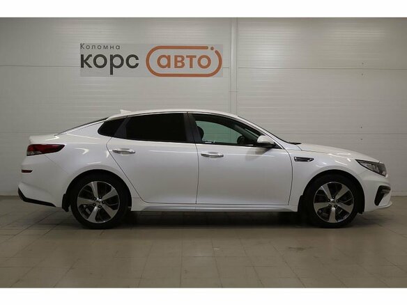 2019 Kia Optima IV Рестайлинг, белый, 2029000 рублей - вид 3