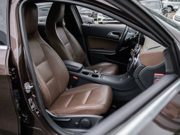 2014 Mercedes-Benz GLA 200 CDI I (X156), коричневый - вид 5