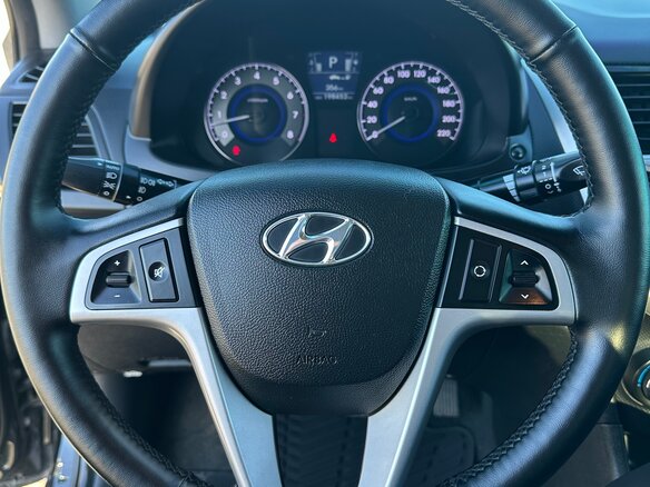 2013 Hyundai Solaris I, чёрный, 1299999 рублей - вид 12