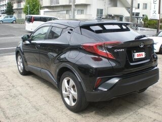 2019 Toyota C-HR I, чёрный, 1430069 рублей, вид 3