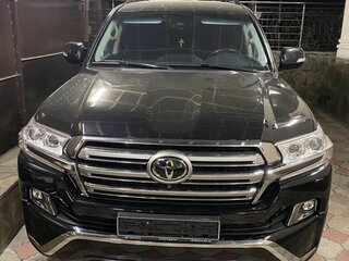 2018 Toyota Land Cruiser 200 Series Рестайлинг 2, чёрный, 11000000 рублей, вид 1