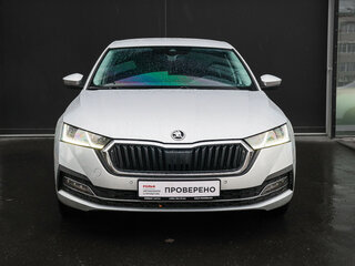 2020 Skoda Octavia IV (A8), серебристый, 2700000 рублей, вид 2