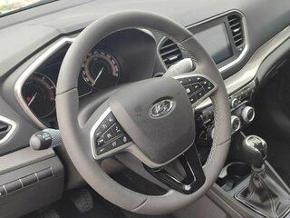 2026 Lada (ВАЗ) Vesta I Рестайлинг (NG), коричневый, 1875000 рублей, вид 3