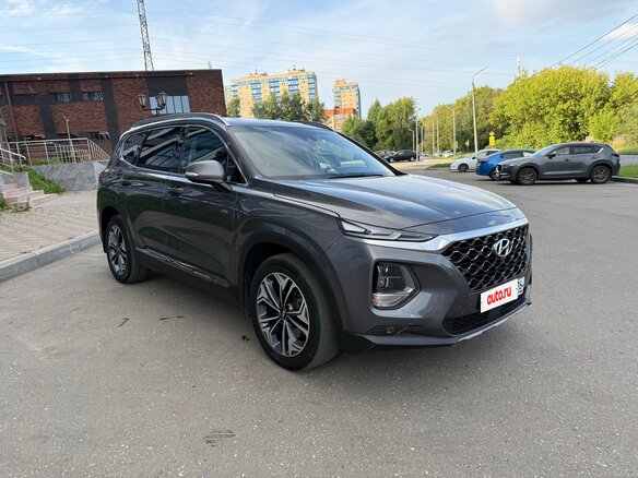 2020 Hyundai Santa Fe IV, серый, 3050000 рублей - вид 2
