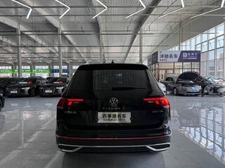 2023 Volkswagen Tiguan II Рестайлинг, чёрный, 2470000 рублей, вид 5