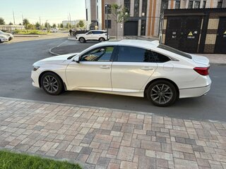 2021 Honda Accord X Рестайлинг, белый, 2700000 рублей, вид 2