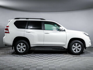 2015 Toyota Land Cruiser Prado 6-speed 150 Series Рестайлинг 1, белый, 3784166 рублей, вид 4