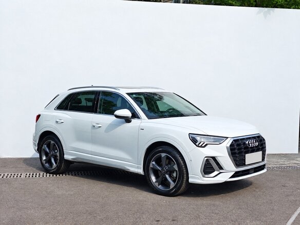 2023 Audi Q3 35 TFSI II (F3), белый, 1900000 рублей
