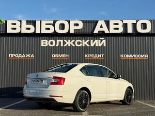 2017 Skoda Octavia III (A7) Рестайлинг, белый, 1660000 рублей, вид 2