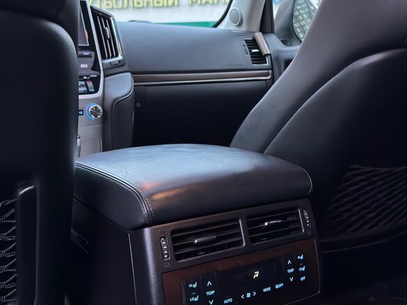 2016 Toyota Land Cruiser 200 Series Рестайлинг 2, белый - вид 16
