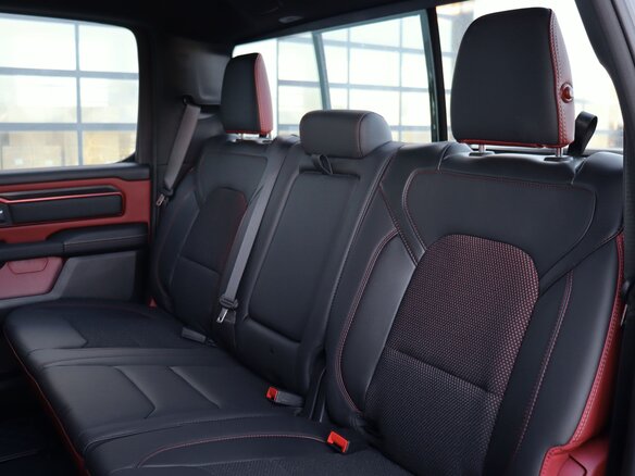 2026 Ram 1500 Crew Cab V Рестайлинг, зелёный - вид 36