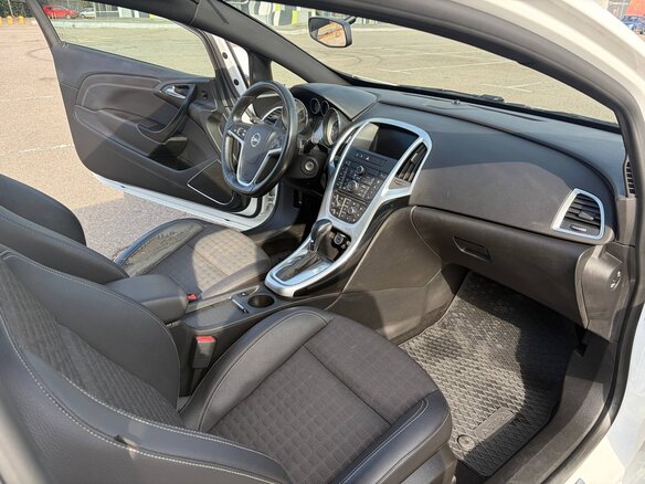 2014 Opel Astra GTC J Рестайлинг, белый - вид 17