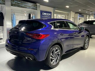 2017 Infiniti Q30, синий, 2580000 рублей, вид 4