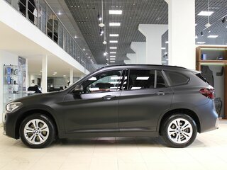 2019 BMW X1 20i xDrive II (F48), чёрный, 2230000 рублей, вид 4