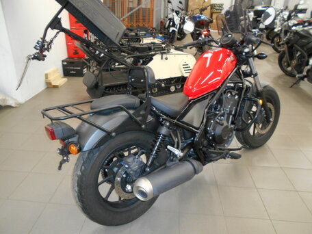 2018 Honda Rebel 500, красный, 660000 рублей, вид 3
