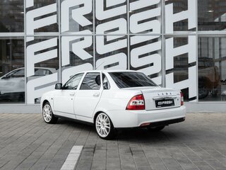 2015 Lada (ВАЗ) Priora I Рестайлинг, белый, 643000 рублей, вид 2