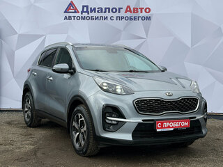 2019 Kia Sportage IV Рестайлинг, серебристый, 1699000 рублей, вид 3