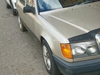 1988 Mercedes-Benz W124 230, золотистый, 96000 рублей, вид 2