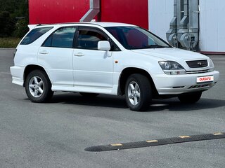2001 Toyota Harrier I (XU10) Рестайлинг, белый, 750000 рублей, вид 4