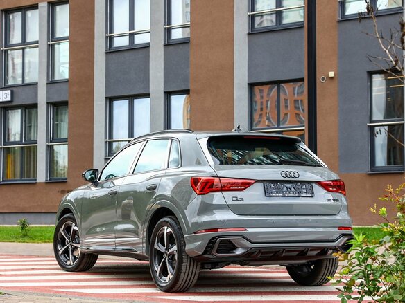 2026 Audi Q3 35 TFSI II (F3), серый, 3999999 рублей - вид 3