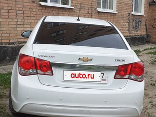 2015 Chevrolet Cruze I Рестайлинг, белый, 800000 рублей, вид 2