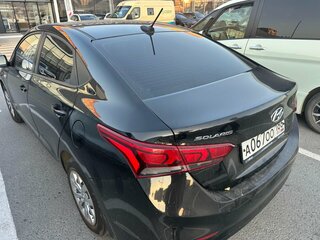 2018 Hyundai Solaris II, чёрный, 1070000 рублей, вид 4