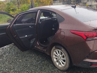 2021 Hyundai Solaris II Рестайлинг, коричневый, 1699000 рублей, вид 3