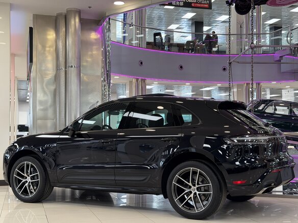 2025 Porsche Macan I Рестайлинг 2, чёрный, 11495000 рублей - вид 10
