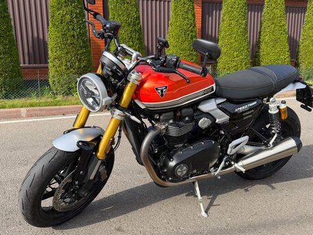 2025 Triumph Speed Twin, оранжевый, 1900000 рублей, вид 3