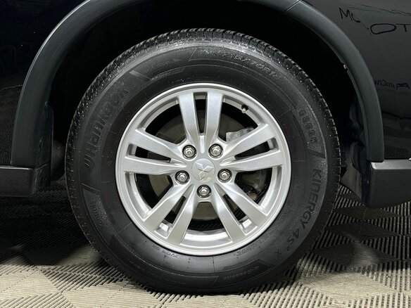 2018 Mitsubishi Outlander III Рестайлинг 2, чёрный, 1649900 рублей - вид 8