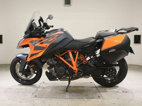 2022 KTM 1290 Super Duke GT, серый, 1560000 рублей, вид 2