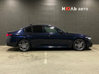 2020 BMW 5 серии 520d xDrive VII (G30/G31/G38) Рестайлинг, чёрный, 3800000 рублей, вид 4