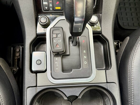 2011 Land Rover Discovery IV, чёрный - вид 22