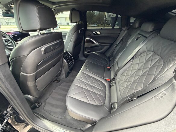 2023 BMW X6 40i III (G06) Рестайлинг, чёрный, 6400000 рублей - вид 13