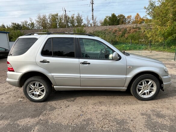 2000 Mercedes-Benz M-Класс 320 I (W163), серый, 650000 рублей - вид 4