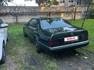 1993 Mercedes-Benz E-Класс 220 I (W124), зелёный, 600000 рублей, вид 4