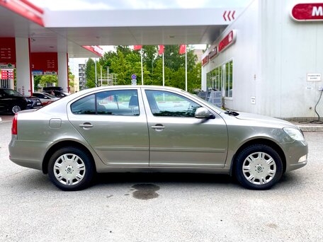 2011 Skoda Octavia II (A5) Рестайлинг, серый, 739000 рублей, вид 5