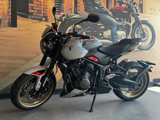 Triumph Trident 800