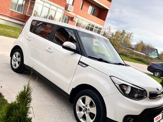 2018 Kia Soul II Рестайлинг, белый, 1200000 рублей, вид 1