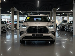 2026 Toyota Highlander IV (XU70), серый, 6000000 рублей, вид 3