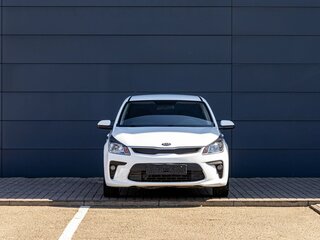 2018 Kia Rio IV, белый, 1095000 рублей, вид 2