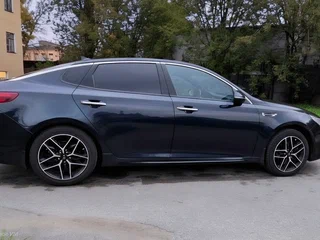 2019 Kia Optima IV Рестайлинг, синий, 1820000 рублей, вид 4