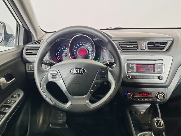 2017 Kia Rio III Рестайлинг, белый, 1000000 рублей - вид 10