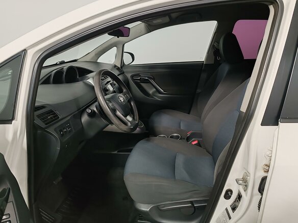 2013 Toyota Verso I Рестайлинг, белый, 1175000 рублей - вид 11