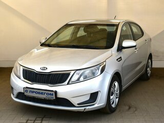 2013 Kia Rio III, серебристый, 690000 рублей, вид 1