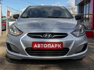 2013 Hyundai Solaris I, серебристый, 779000 рублей, вид 2