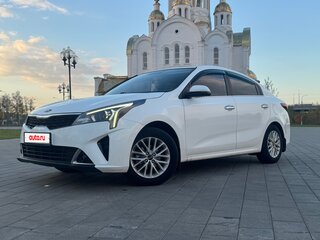 2020 Kia Rio IV, белый, 1660000 рублей, вид 1