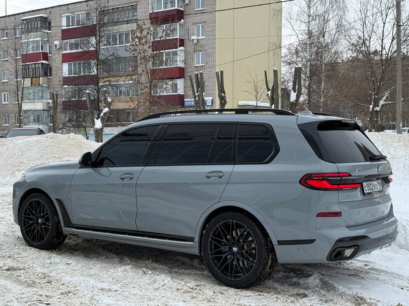 2023 BMW X7 40i I (G07) Рестайлинг, серый, 10400000 рублей - вид 16