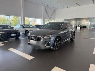 2022 Audi Q3 45 TFSI II (F3), серый, 3550000 рублей, вид 2